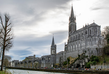 Fototapeta na wymiar View of the cathedral in Lourdes, France