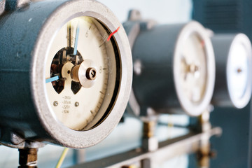 Fototapeta premium A set of pressure gauges for measuring pressure. Instrumentation on production.