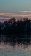 Smartphone HD Wallpaper of beautiful sunset with reflections near Plattling  - Isar - Bavaria -...