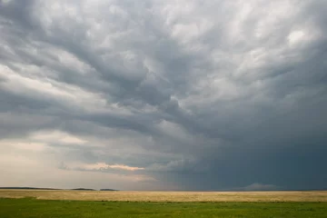 Photo sur Plexiglas Orage Textured storm cloud close to the ground during a storm.