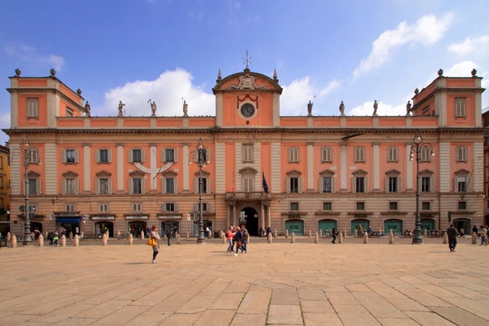 PALAZZO DEL GOVERNATORE A PIACENZA IN ITALIA, EUROPA, GOVERNOR'S PALACE IN PIACENZA IN ITALY, EUROPE
