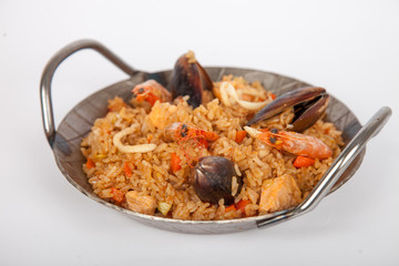  Rice with seafood in an iron plate