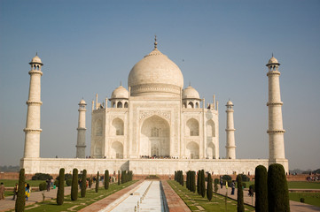Fototapeta na wymiar Beautiful Taj Mahal in sunrise light Agra India