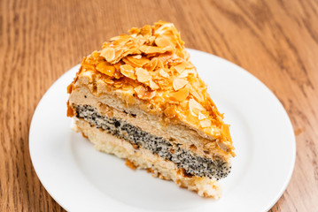 caramel cake with almond