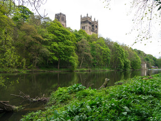 Fototapeta na wymiar durham cathedral with city moat
