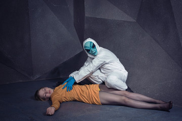 Alien kidnapping girl
