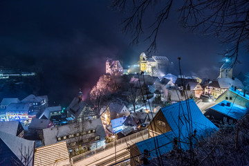 Abendliches winterliches Hohnstein (Sächsische Schweiz)