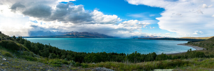Fototapeta na wymiar lake panoramic