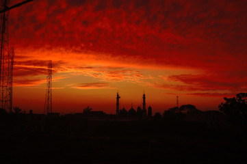 Naklejka premium sunset in the village