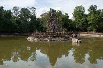 Naklejka premium The Temple Tower of Neak Pean, Temple Ruin, Angkor Archaeological Park, Siem Reap Province, Cambodia