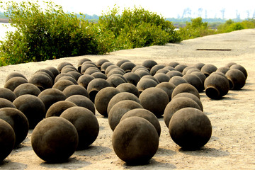 black clay pots for drying
