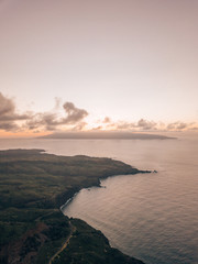 Fototapeta na wymiar coast of hawaii while sunset