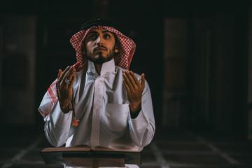 muslim man praying