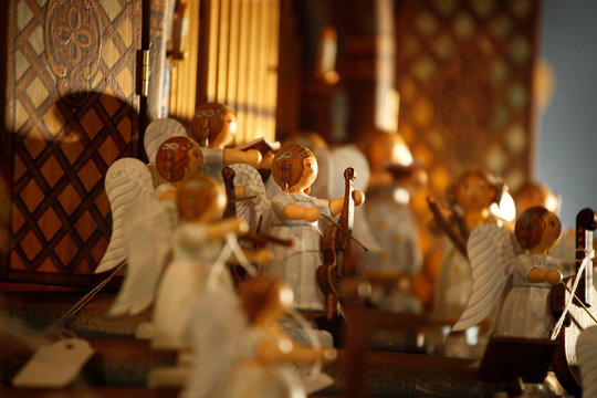 Ochester aus Engeln, Holzfiguren