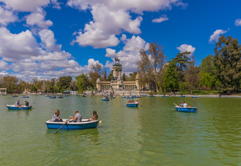 Fototapeta na wymiar Madrid, Spain - The Buen Retiro park is one of the numerous parks and gardens of the spanish capital, with its beautiful lakes, fountains, pavilions and peacocks