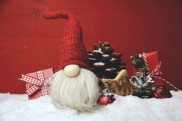 Weihnachten Wichtel Weihnachtsmann mit Geschenk