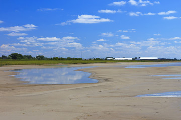 The beach behind the Pärnu.
