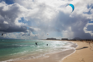 Kite surfing in waves, kite surf
