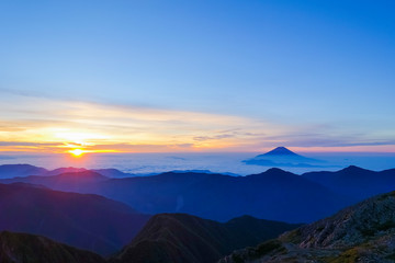 Obraz na płótnie Canvas 赤石岳からのサンライズ