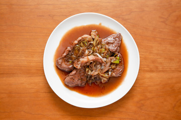 ラム肉のステーキ　ネギソース