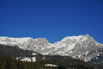 Fototapeta na wymiar Wilder Kaiser im Winter in Ellmau, Tirol, Österreich