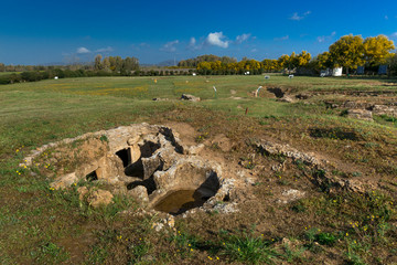 Obraz premium La necropoli di Anghelu Ruju ad Alghero (Sassari) - Sardegna - Italia