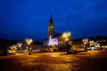 Stare miasto Gliwice rynek, ratusz, wieczór, noc, światła