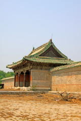 Fototapeta na wymiar traditional Chinese architectural style walls and gates, China