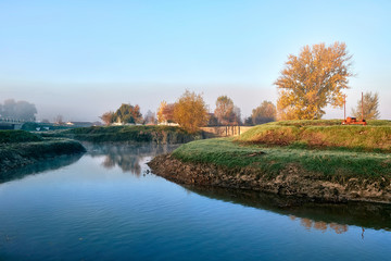 alba sui canali della pianura fucense