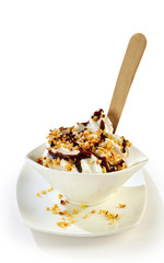 Panna montata con granella di nocciola