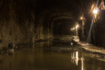 Increased humidity in the corridors of underground mines due to groundwater