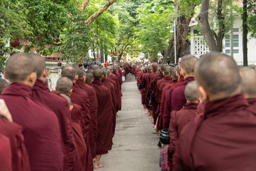 Monjes budistas. Amarapura, Myanmar