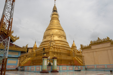 Sagaing pagoda dorada, Myanmar