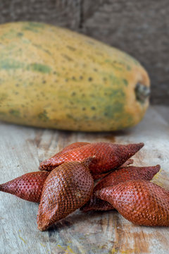 Salak und Papaya