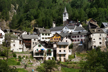 Fototapeta na wymiar Valle Maggia (Canton Ticino, Svizzera)