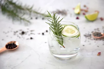 Foto op Plexiglas Gin Cocktail with garnish © Mariella