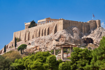 Fototapeta premium Acropolis hill with ancient temples in Athens, Greece