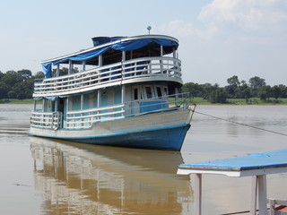 Fototapeta premium AMAZONIAN BOAT