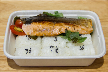 Grilled salmon rice