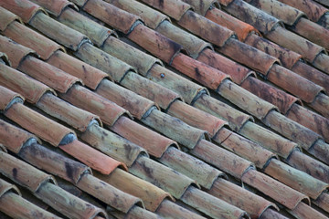 roof of tiles