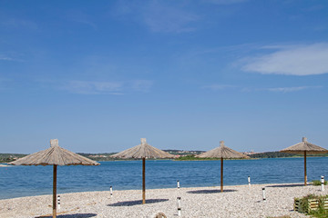 Sonnenschirme am Strand