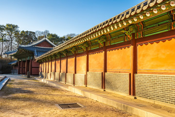 Obraz premium Beautiful architecture building Changdeokgung palace in Seoul city