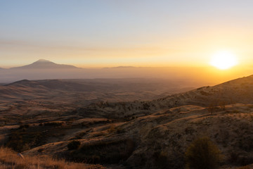 Fototapeta na wymiar Coucher de soleil sur le Mont Ararat depuis l'Arménie