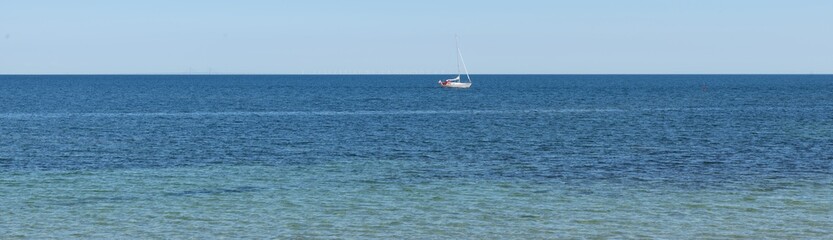 Obraz premium ship in the sea
