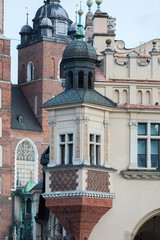 Kraków fragmenty architektury obiektów położonych na Rynku Głównym - obrazy, fototapety, plakaty