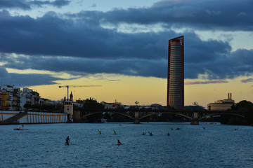 Obraz premium Sunset on the Guadalquivir river in Seville, Spain