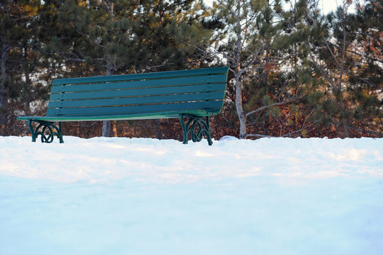 banc de parc en hiver