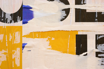 Fototapeta premium Stary grunge rozdarty kolaż vintage uliczne puste plakaty pognieciony zmięty papier powierzchnia afisz tekstura tło tło puste miejsce na tekst