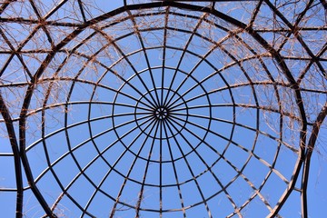 C&uacute;pula de acero