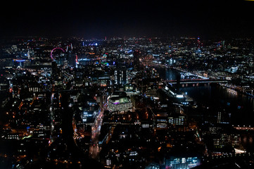 Fototapeta na wymiar Londra dall'alto